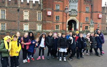 hampton court palace trip